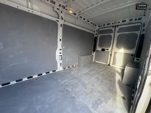 Peugeot Boxer LWB L3H2 [SOLD CM] Medium Roof Professional Premium Plus 335 Air Con Nav Se 11