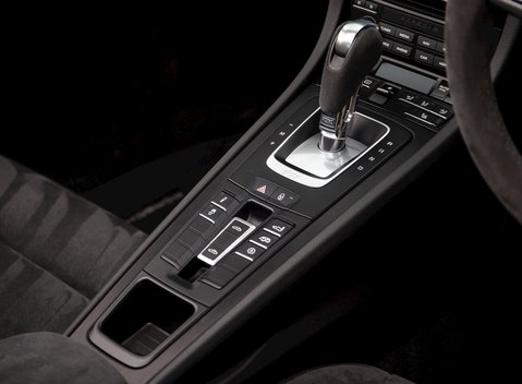 Porsche 911 Targa 4 GTS (991.2) 21