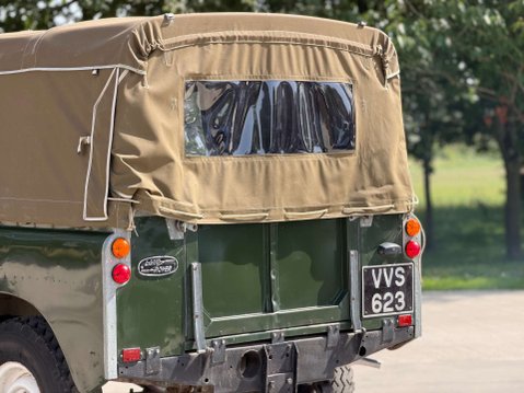 Land Rover Series II 2.25 88" 23