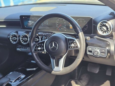 Mercedes-Benz A Class 1.5 A180d Sport (Premium) Hatchback 5dr Diesel 7G-DCT Euro 6 (s/s) (116 ps) 34
