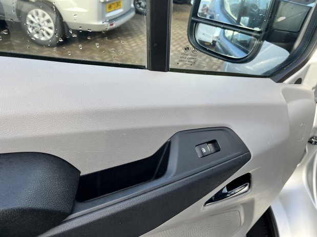 Maxus Deliver 9 DELIVER 9 DIESEL 2.0 D20 150 LWB High Roof Lux Van 23