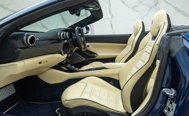 Ferrari Portofino M 18