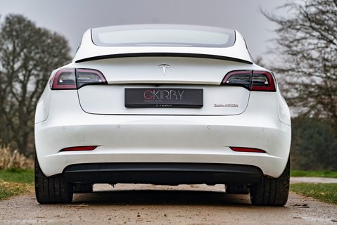 Tesla Model 3 PERFORMANCE 18