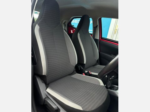 Toyota Aygo 1.0 VVT-i x-play Hatchback 5dr Petrol Manual Euro 6 (71 ps) 9