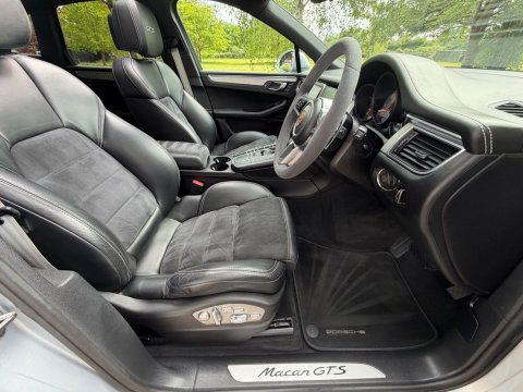 Porsche Macan GTS PDK 31