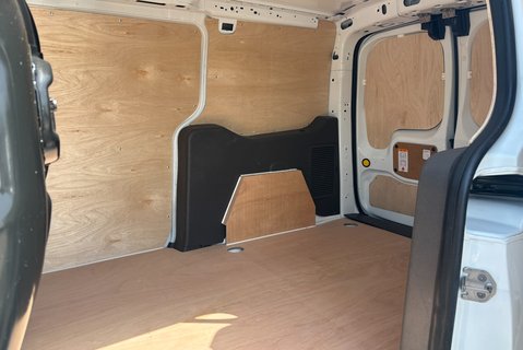 Ford Transit Connect 240 L2 Limited 120 ps Panel Van 9