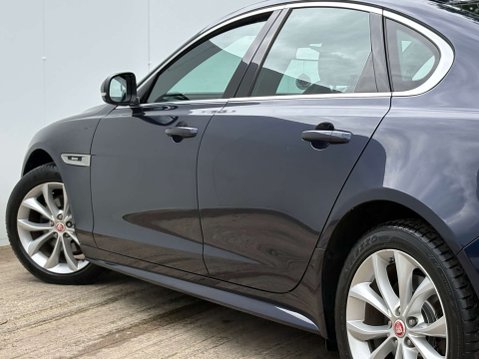 Jaguar XF 2.0 XF R-Sport D AWD Auto 4WD 4dr 40