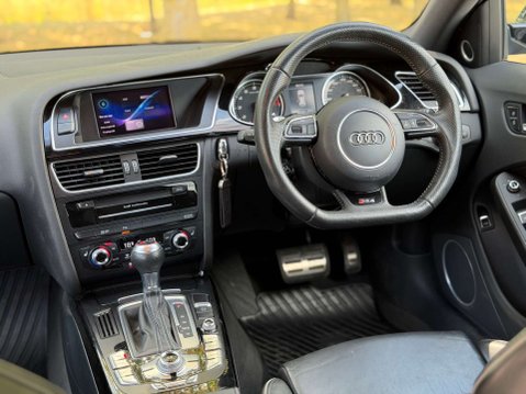 Audi RS4 4.2 RS 4 FSI Quattro Auto 4WD 5dr 30