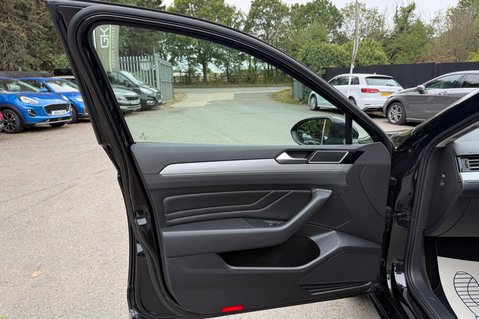 Volkswagen Passat GTE DSG - VAT Q - 1 OWNER - PLUG IN HYBRID - 3 IN STOCK 33