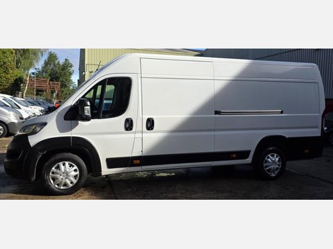 Peugeot Boxer 2.2 BlueHDi 435 Professional Panel Van 5dr Diesel Manual L4 H2 Euro 6 (s/s) 16