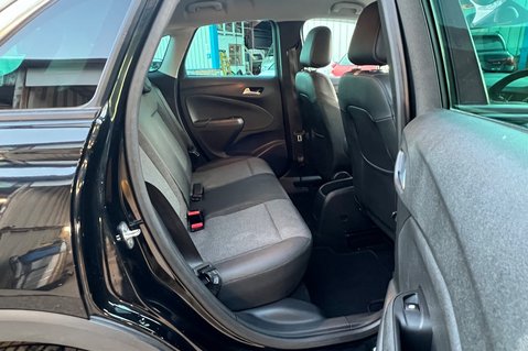 Vauxhall Crossland ELITE NAV AUTOMATIC - REVERSE CAMERA - APPLE CAR PLAY - 12 MONTHS MOT  18