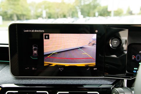 Renault 5 TECHNO E-TECH 28