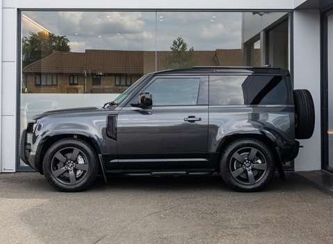 Land Rover Defender 90 D350 X-DYNAMIC HSE 2