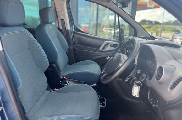 Citroen Berlingo Multispace 1.6 BlueHDi Feel Multispace MPV Wheel Chair Ramp 18