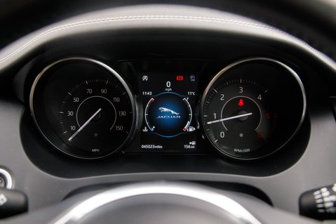 Jaguar E-Pace R-DYNAMIC S 16