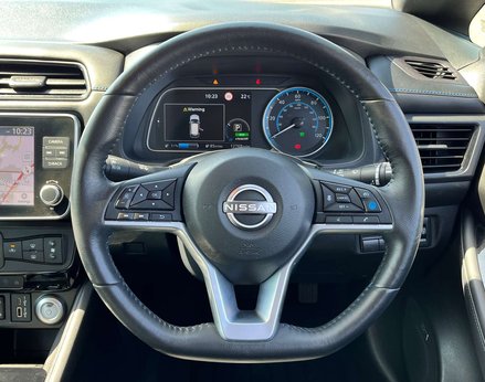 Nissan LEAF Leaf Tekna Electric 110kw, 39kwh (Automatic) 19