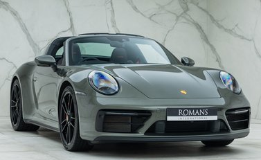 Porsche 911 Targa 4 GTS (992) 8