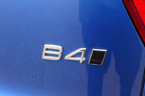 Volvo XC40 2.0 XC40 R-Design Pro B4 MHEV AWD Auto 4WD 5dr 16