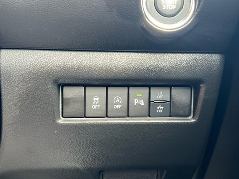 Suzuki Swift SZ5 DUALJET ALLGRIP MHEV 36