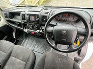 Peugeot Boxer 2.2 BLUEHDI 333 L1H1 PROFESSIONAL VAN 10