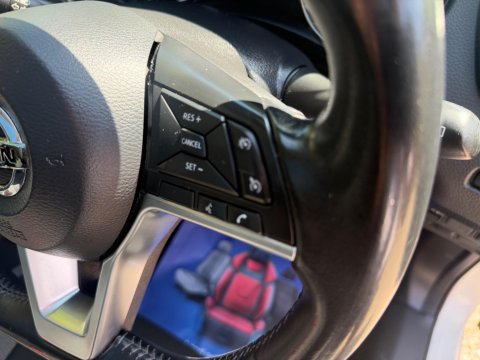 Nissan Qashqai 1.3 DIG-T N-Connecta Euro 6 (s/s) 5dr 26