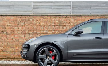 Porsche Macan Turbo 29