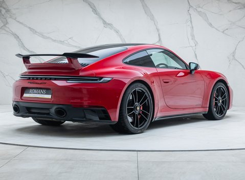 Porsche 911 Carrera GTS (992) 6