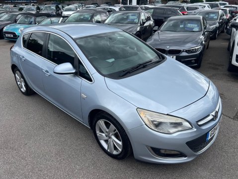 Vauxhall Astra 1.6 16v SRi Auto Euro 5 5dr 8