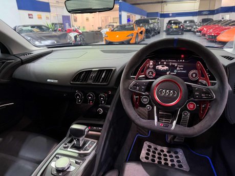 Audi R8 5.2 FSI V10 Plus Coupe 2dr Petrol S Tronic quattro Euro 6 (s/s) (610 ps) 