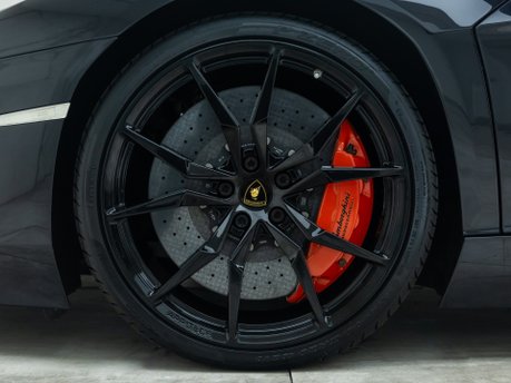 Lamborghini Aventador LP 700-4