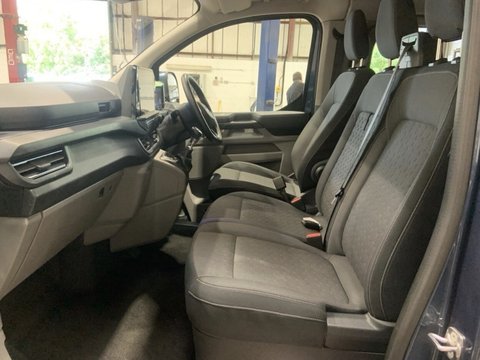 Ford Transit Custom 320 LIMITED L1H1 DCIV ECOBLUE 14