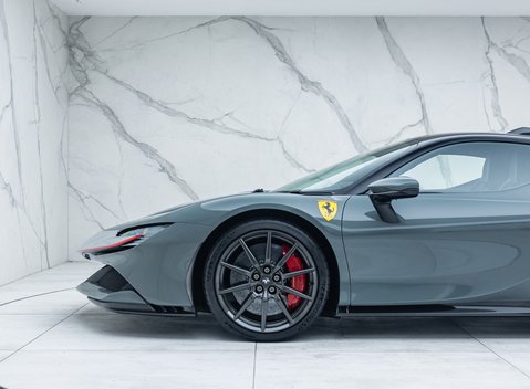 Ferrari SF90 Stradale ASSETTO FIORANO 36