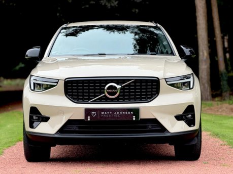 Volvo XC40 B4 PLUS 4