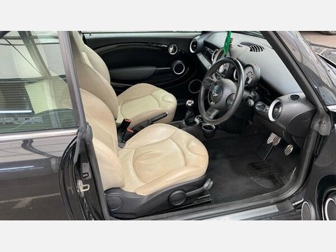 Mini Convertible 1.6 Cooper S Euro 5 (s/s) 2dr 5