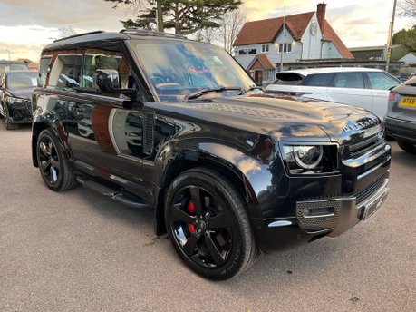 Land Rover Defender X MHEV 9