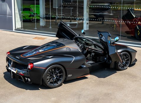 Ferrari LaFerrari Aperta 2