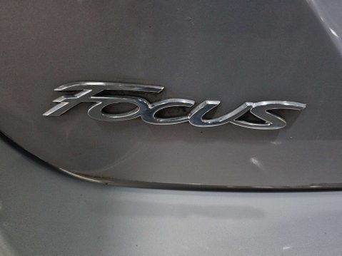 Ford Focus 1.6 Focus Zetec 105 5dr 76