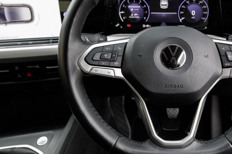 Volkswagen Golf LIFE TSI 18
