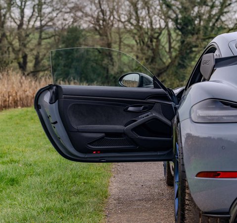 Porsche 718 GT4 RS 1