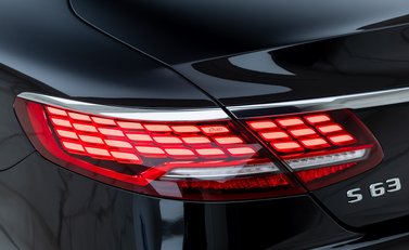 Mercedes-Benz S Class S63 AMG Coupe 29