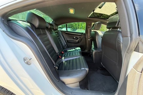 Volkswagen CC R LINE TDI DSG BMT - PANORAMIC SUNROOF - XENONS -ULEZ -DCC -ELECTRIC BLIND 30