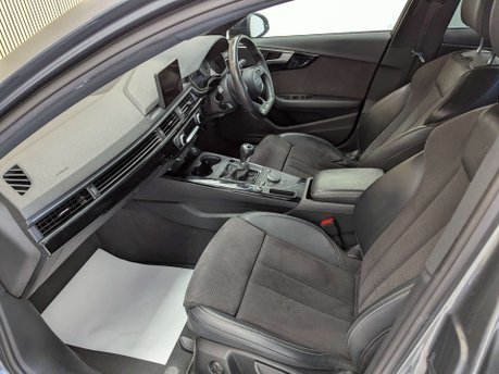 Audi A4 2.0 A4 Black Edition 35 TFSI 4dr 33
