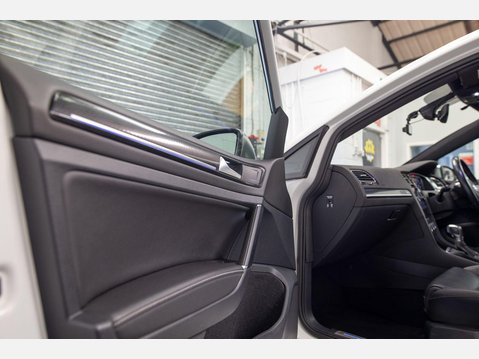 Volkswagen Golf 2.0 TSI R DSG 4Motion Euro 6 (s/s) 5dr 54