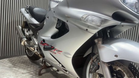 Kawasaki ZZR 2003 ONLY 24K TOURER PROJECT BIKE SPARES OR REPAIR 1200CC 18