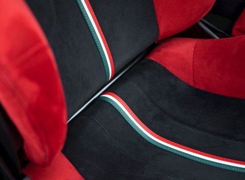 Ferrari 488 Pista 14