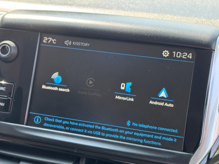 2018 Peugeot 208 — image 12