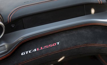 Ferrari GTC4 Lusso 19