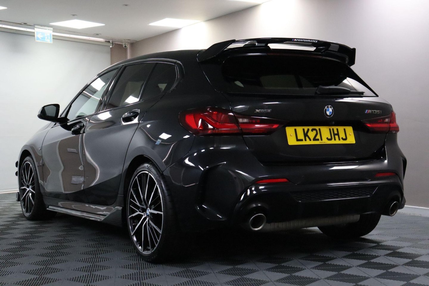 2021 BMW 1 Series — image 17