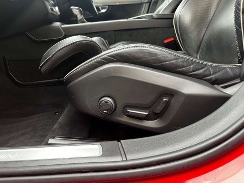 Volvo V90 2.0 V90 R-Design Pro D5 PowerPulse AWD Auto 4WD 5dr 44