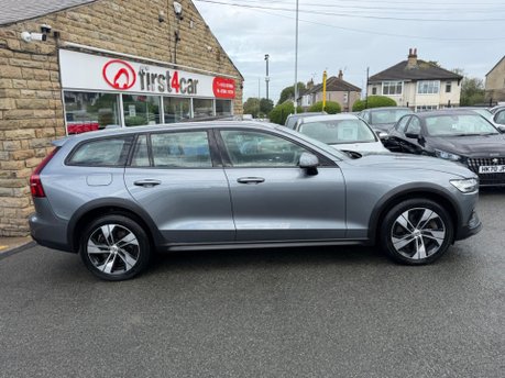 Volvo V60 B4 CROSS COUNTRY AWD MHEV